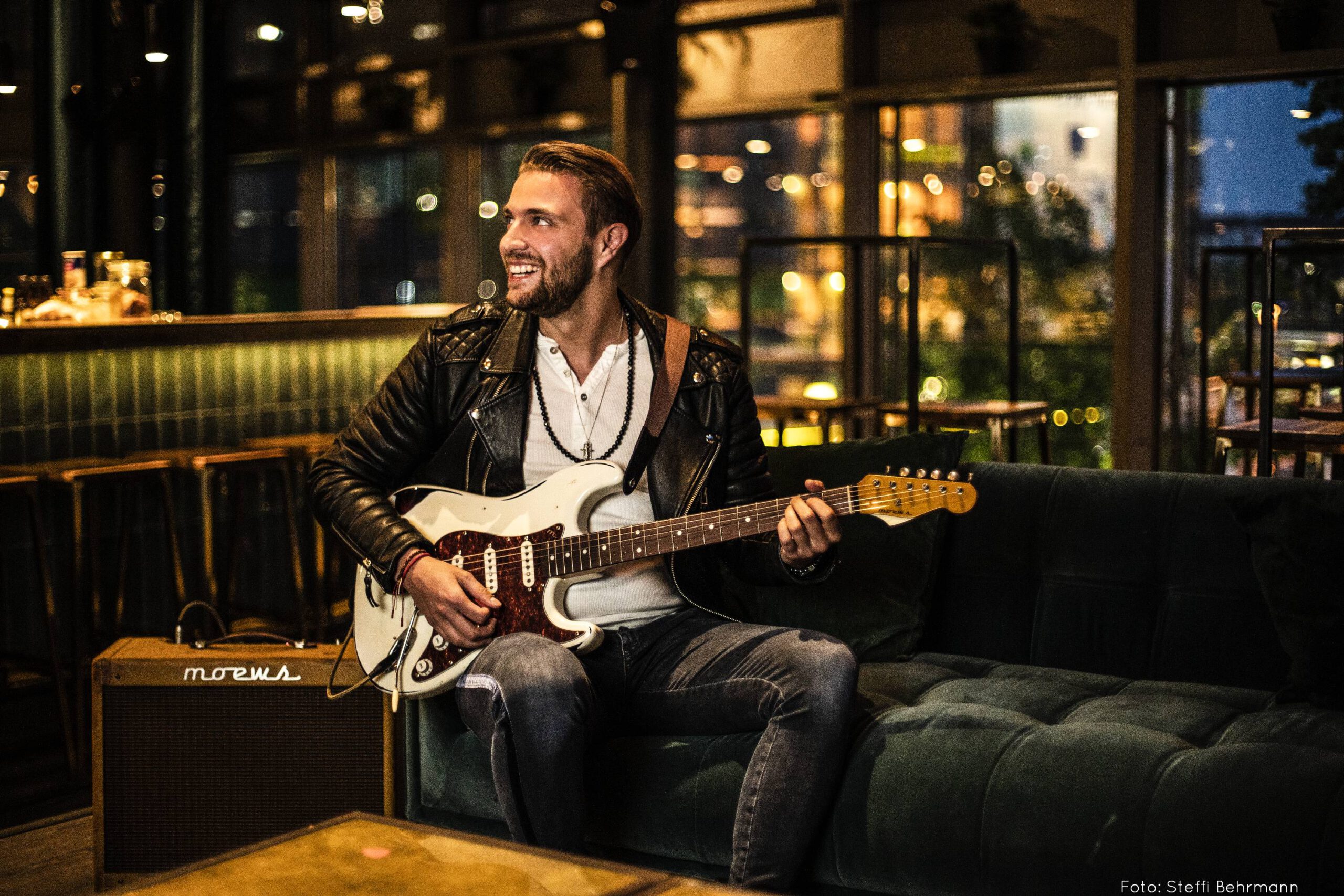 moews Guitars guitar mood Lars Merzlufft / Photo credit: Steffi Behrmann Fotografie
